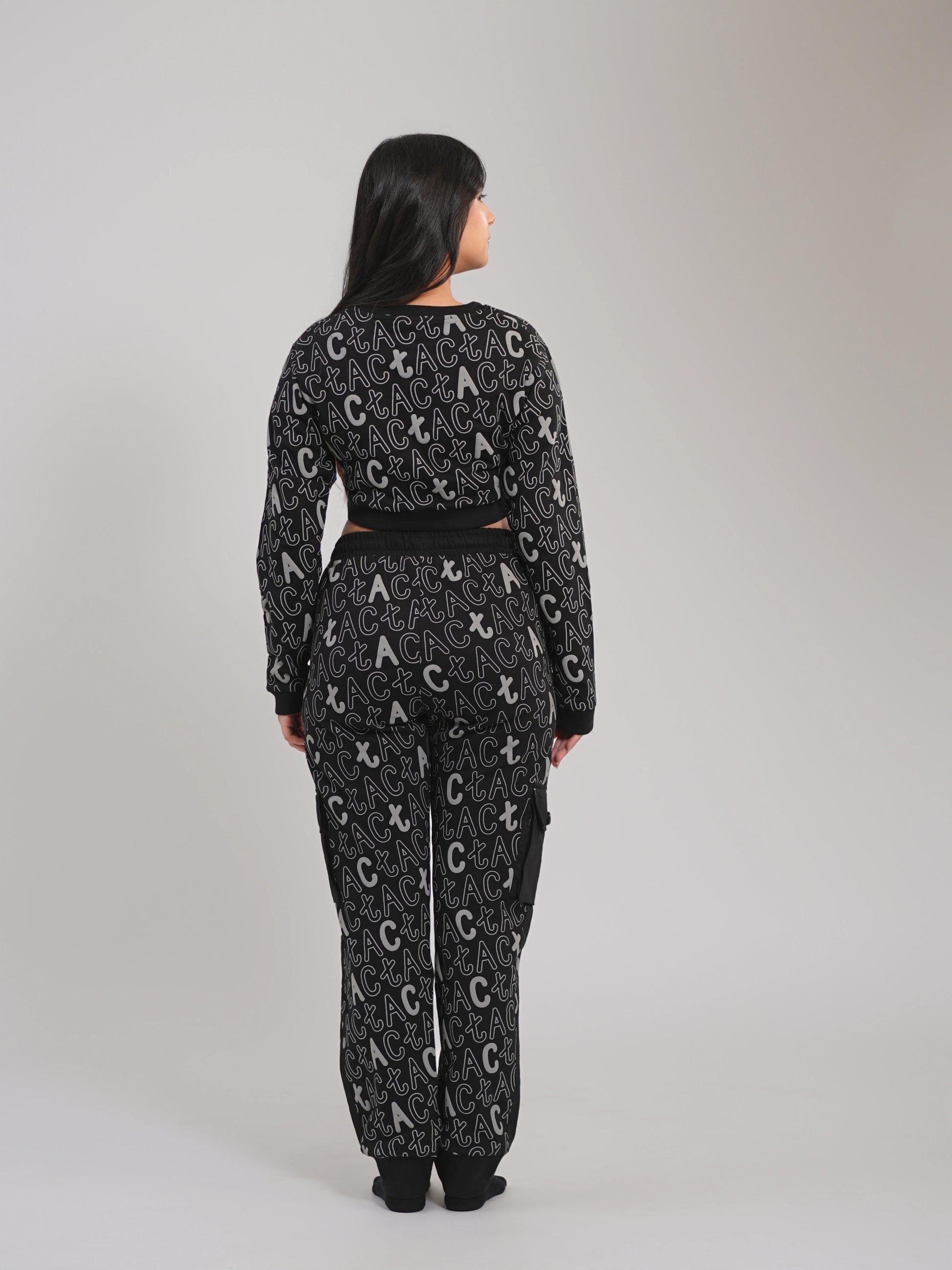 Signature Cropped Sweatshirt - Tactlifestyle 